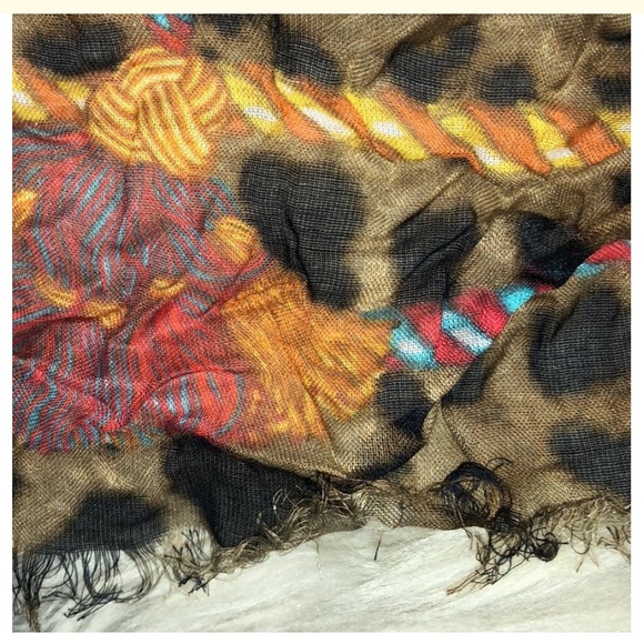 Dolce & Gabbana Leopard Print Modal Cashmere Scarf - Picture 3 of 6